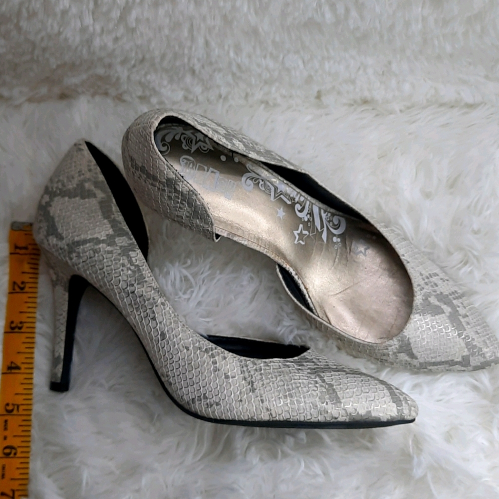 Brash Snakeskin, 8.5, 4in heel, side dip,